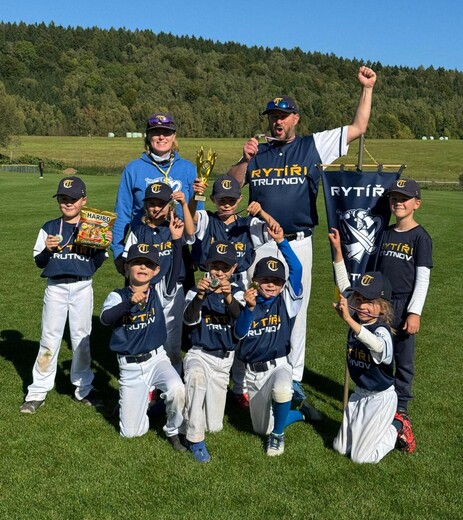 baseball-rytiri-u7-250928-team.jpg
