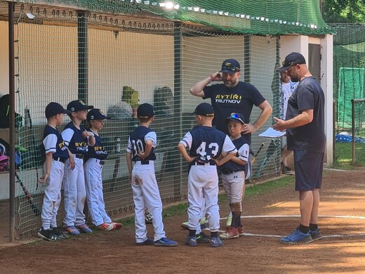 baseball-rytiri-u7-250615-3-porada.jpg