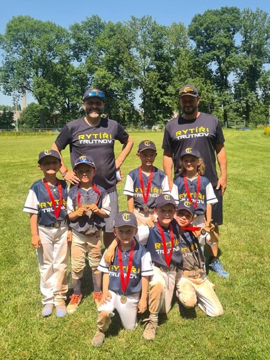 baseball-rytiri-u7-250615-4-team.jpg