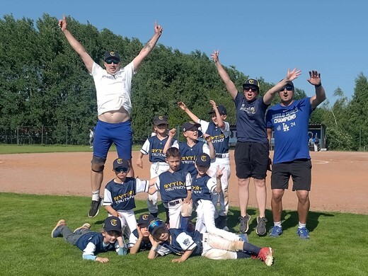 baseball-rytiri-u9-250614-7-Rytiri-skok.jpg
