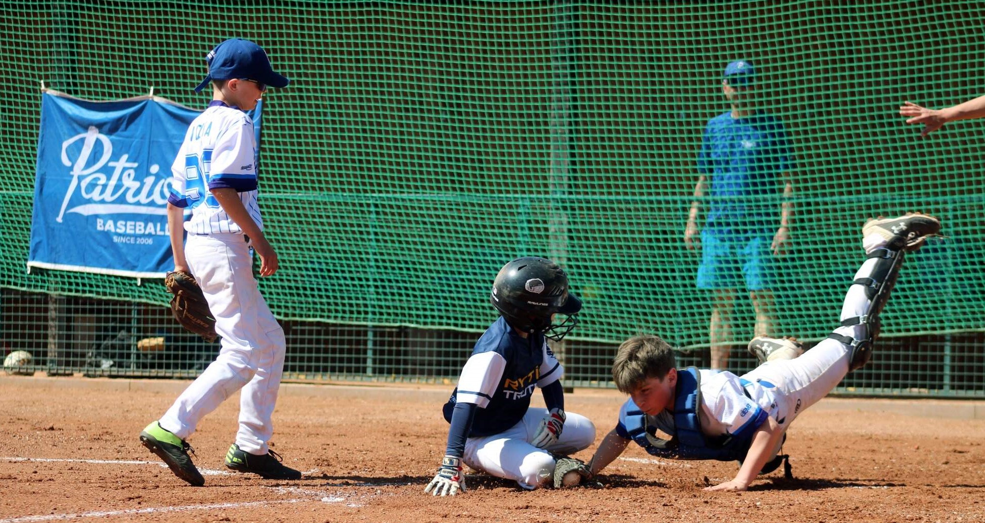 baseball-rytiri-u11-260503-fall.jpg