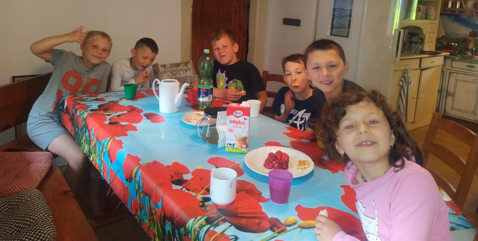 baseball-rytiri-u11-260613-breakfast.jpg