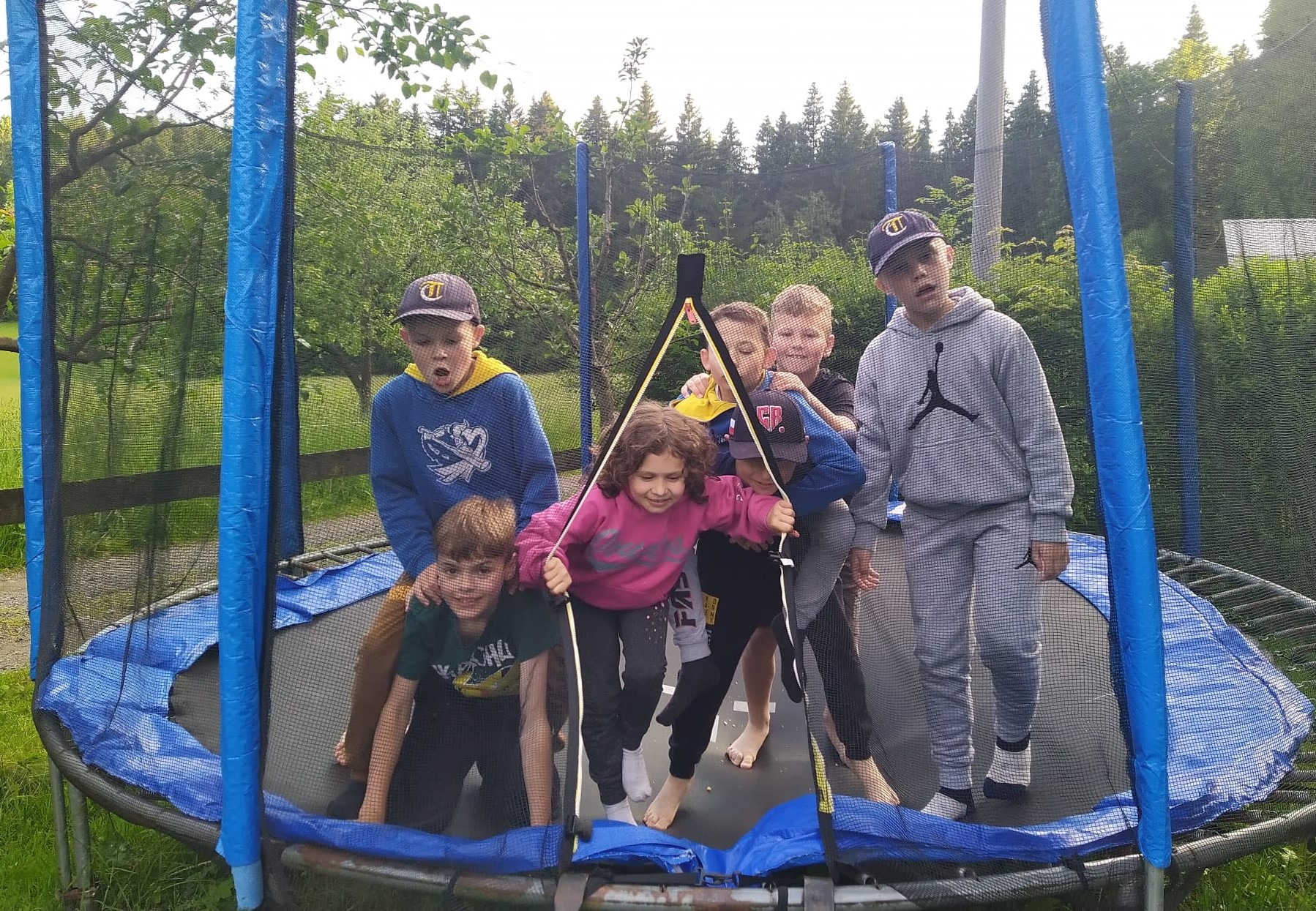 baseball-rytiri-u11-260613-trampoline.jpg