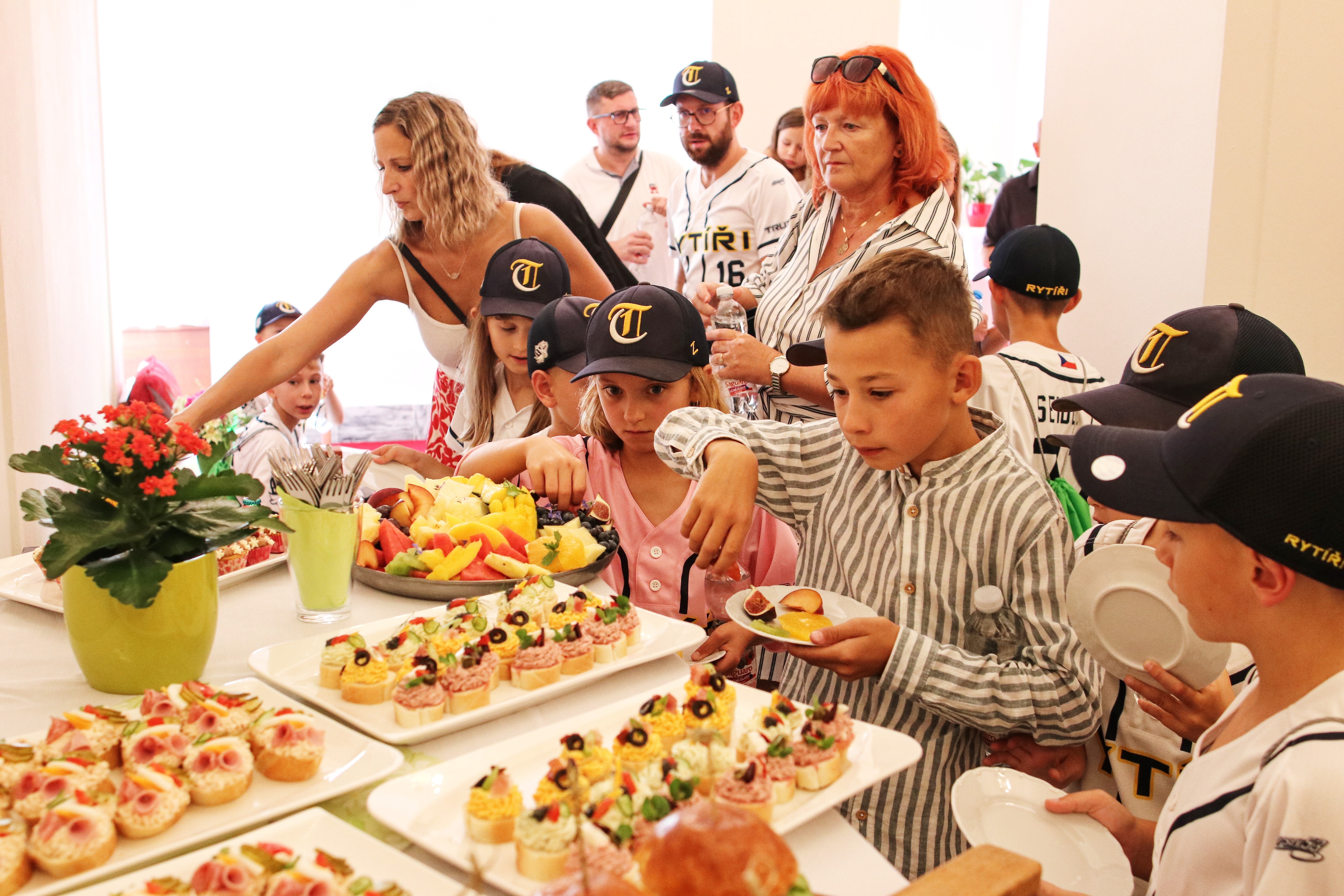 baseball-rytiri-u8-starosta-260908-catering.jpg