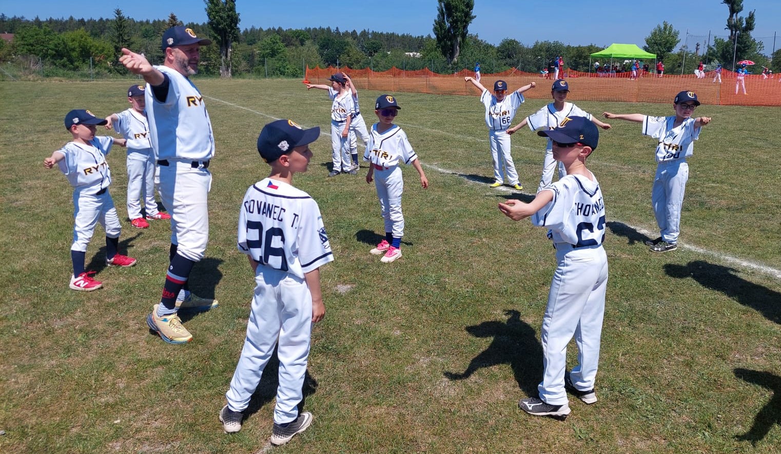 baseball-rytiri-u9-260523-24-warmup.jpg